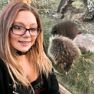 Meet your Posher, Cari